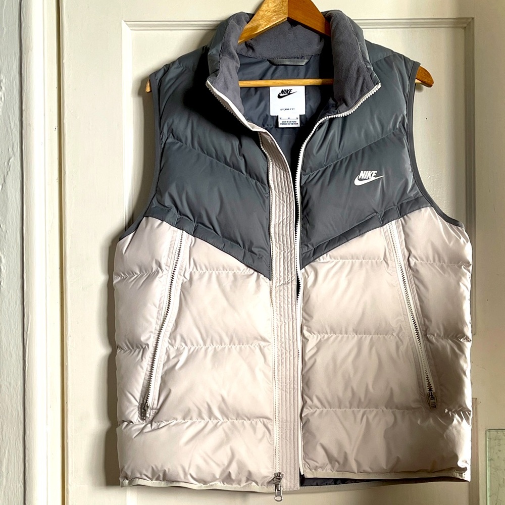 Brand New Men’s Nike Storm Fit